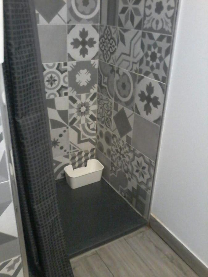 Pequeno Alojamiento Con Mini Piscina - No Climatizada Valencia Eksteriør billede