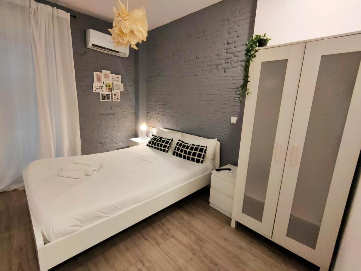 Pequeno Alojamiento Con Mini Piscina - No Climatizada Valencia Eksteriør billede