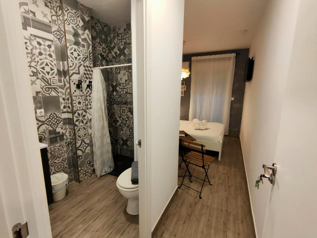 Pequeno Alojamiento Con Mini Piscina - No Climatizada Valencia Eksteriør billede